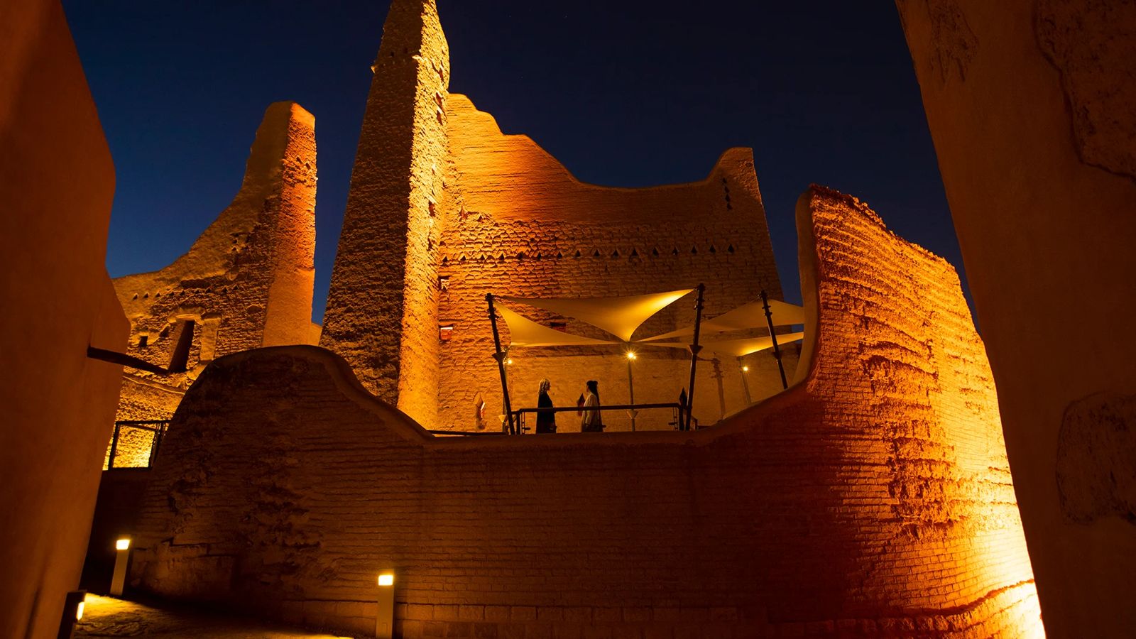 مكتب المحامية تهاني القبيسي - خدمات قانونية في السعودية